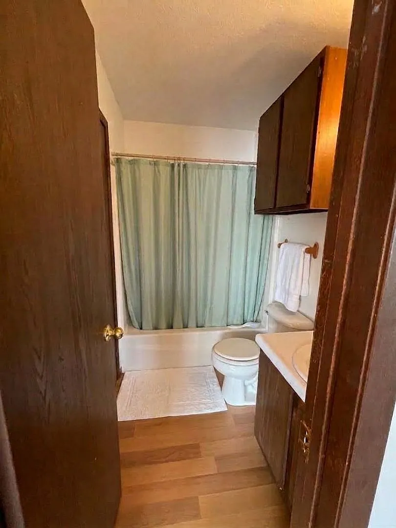 1220 Meadow Ln — Photo 3