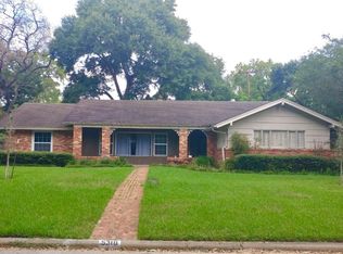 5310 Meadow Lake Ln, Houston, TX 77056