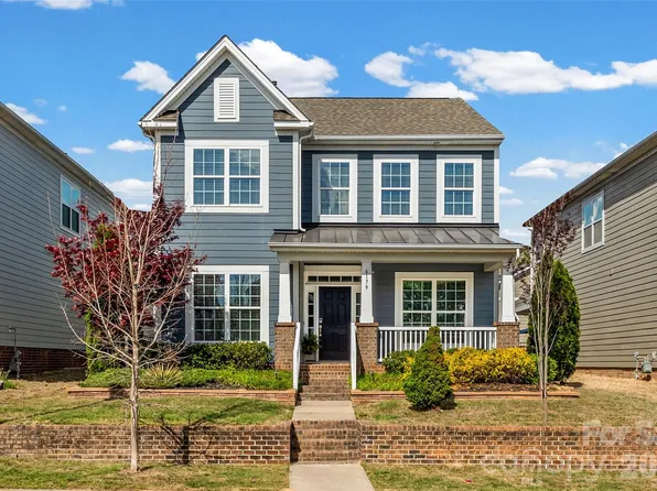 6179 Cloverdale Dr, Tega Cay, SC 29708