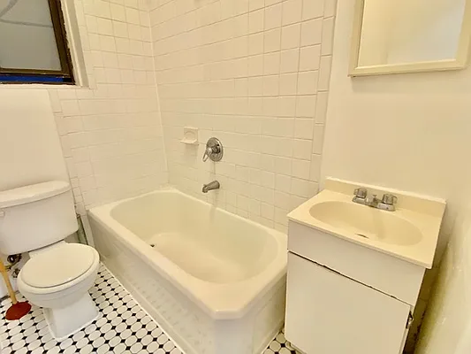 Rented by Highline Residential | media 10