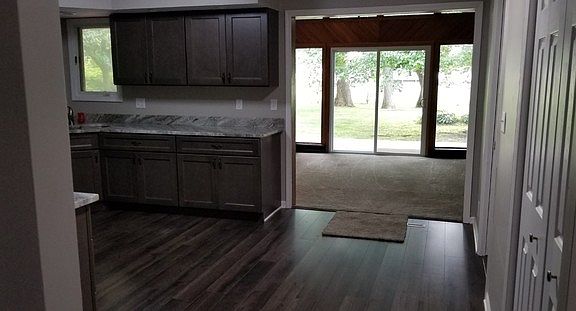 5th image of 1369 Castlehill Dr