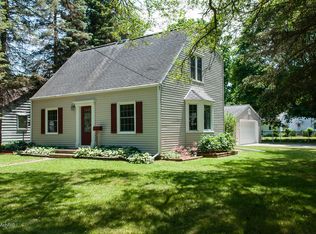 1404 Sheridan Dr, Kalamazoo, MI 49001