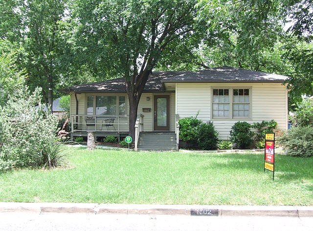 1st image of 1002 E 38th St