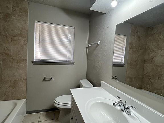 5th image of 110 Meadowbrook Dr