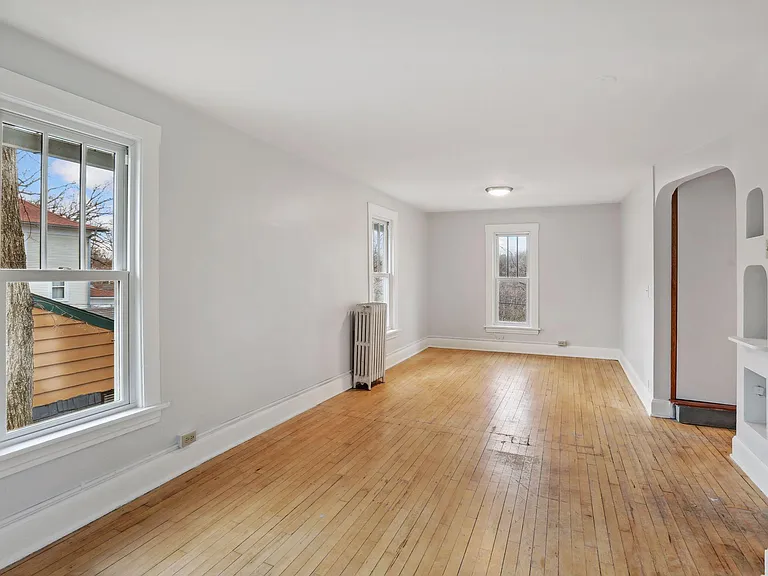 28 Sheridan Ave S #2 — Photo 3