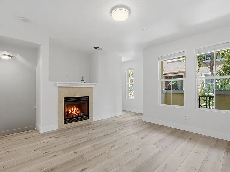 1645 Old Barn Ln — Photo 9