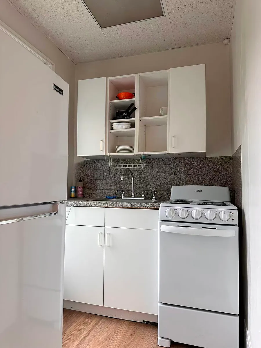 Building Photo - 18 Eld St #2R