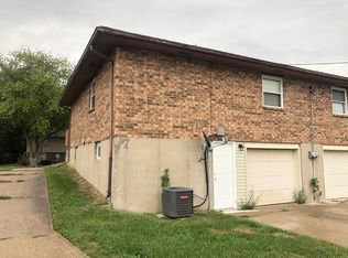 917 SW Kingscross Rd, Blue Springs, MO 64014