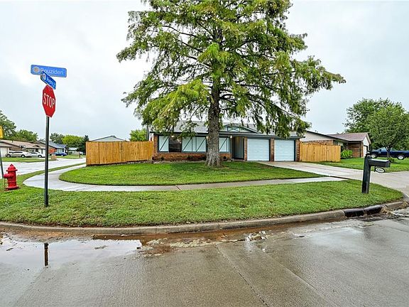 3rd image of 1205 S Bouziden Dr