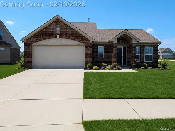 58337 Thomas Dr, New Haven, MI 48048