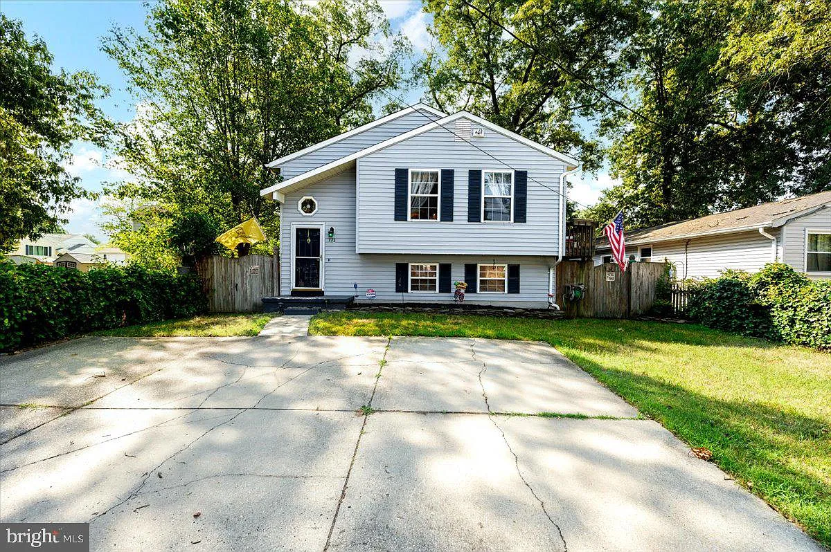 773 207th St photo 1