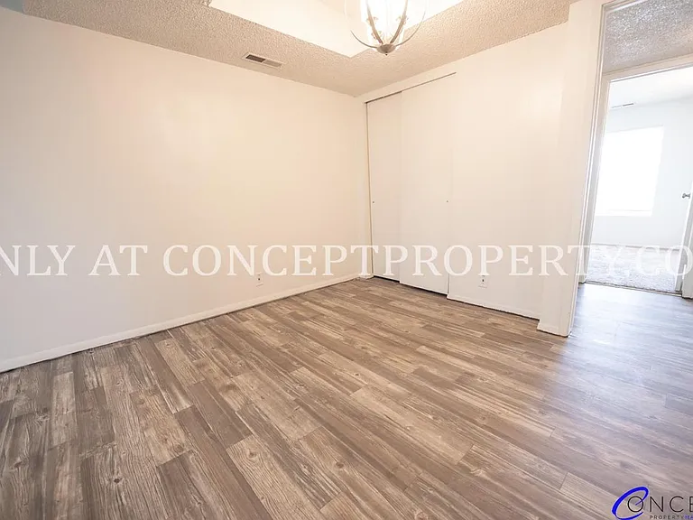 Foothill Terrace — Photo 225