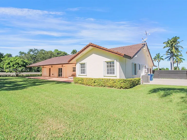 14350 SW 232nd St — Photo 9