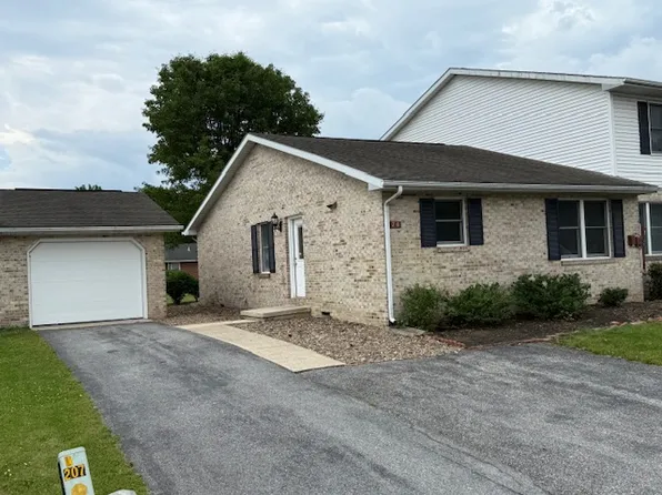 70 Brookmeadow Ln, Chambersburg, PA 17201