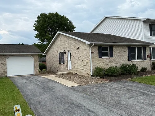 70 Brookmeadow Ln Photo 1