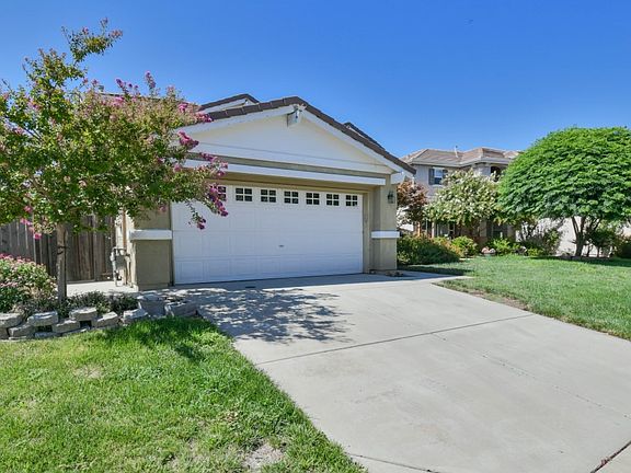 3rd image of 3679 Monroe Dr