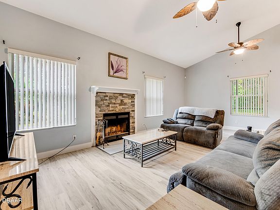 5th image of 804 Golf Ave