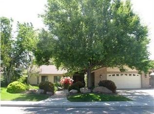 8901 Sierra Oak Dr, Bakersfield, CA 93311