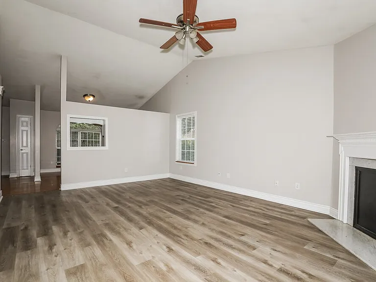 10207 Carmine Dr — Photo 6