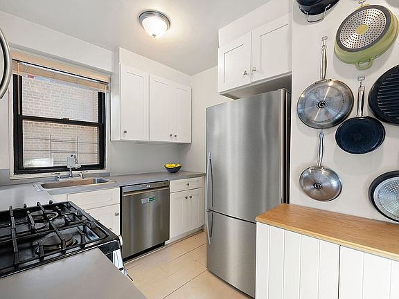 4th image of 120 E 90th St APT 8C