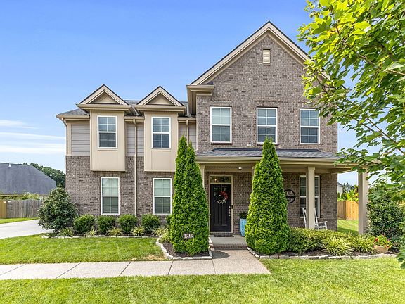 4th image of 812 Stone Meadow Ct