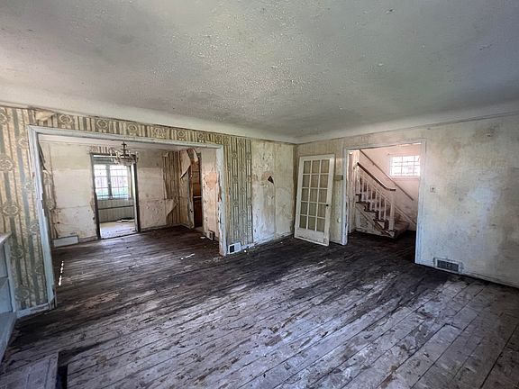 3rd image of 18951 Marlowe St