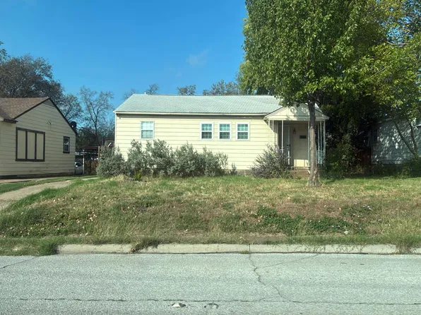 617 SW 3rd St, Grand Prairie, TX 75051