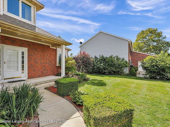 4th image of 824 Ravenwood Ct