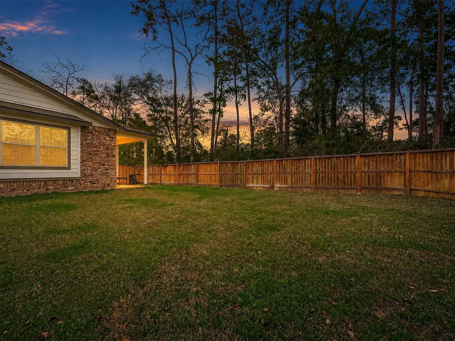 4 bed, 2.5 bath, 2144 sqft, $2,400 — Photo 2