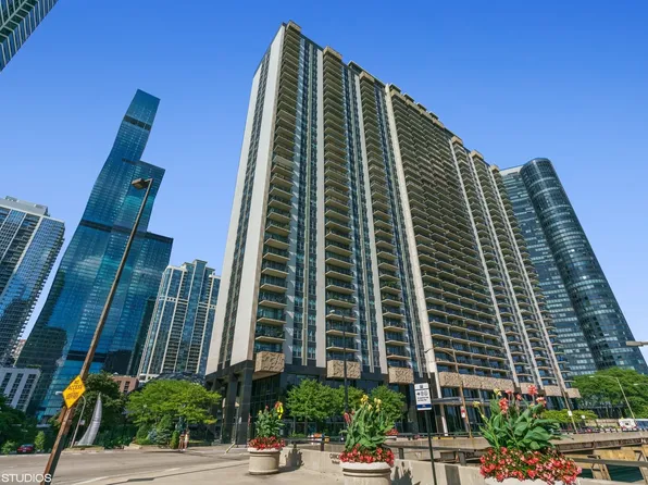 400 E Randolph St APT 1618, Chicago, IL 60601