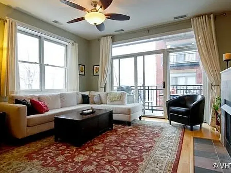 2310 W Saint Paul Ave #202 — Photo 2