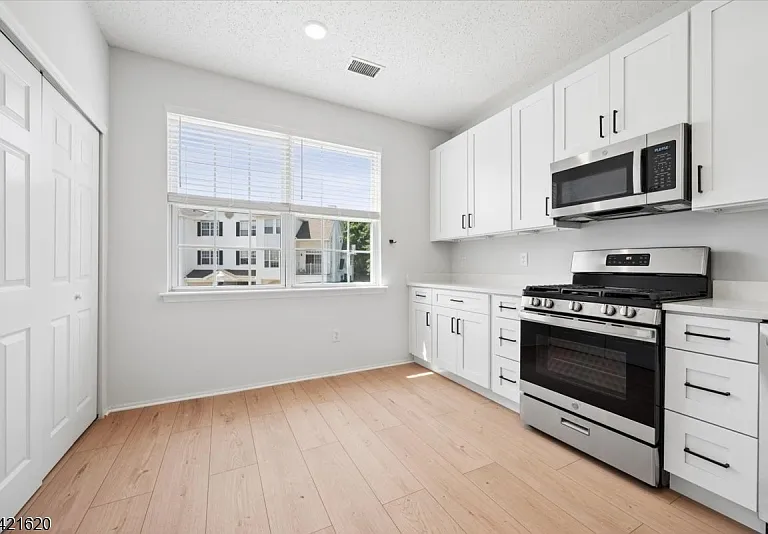 82 Hancock Dr — Photo 19
