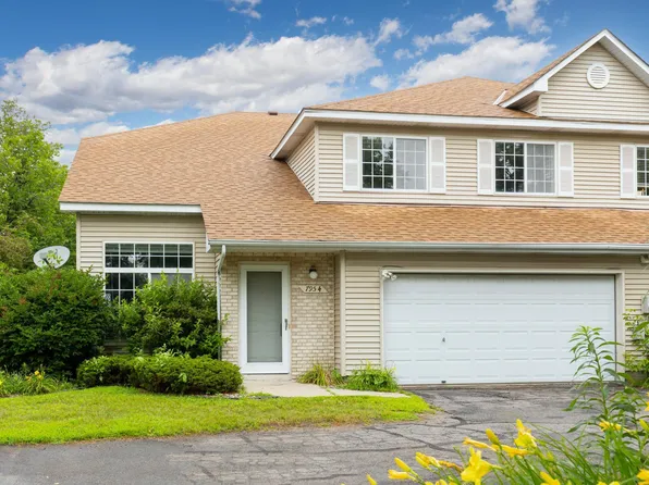 7954 Timber Lake Dr, Eden Prairie, MN 55347