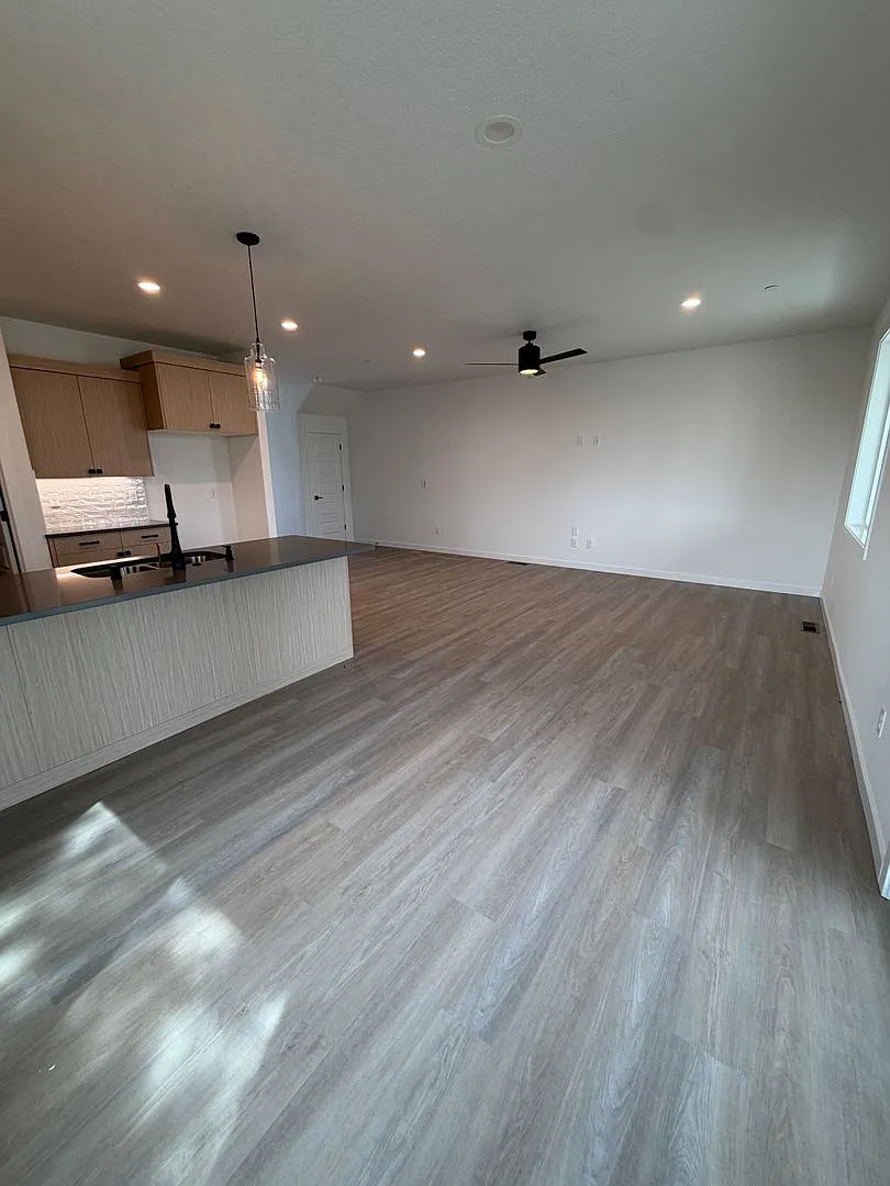 Reduced Rent! New Construction Condo Now $2,200/mo!! — Photo 2