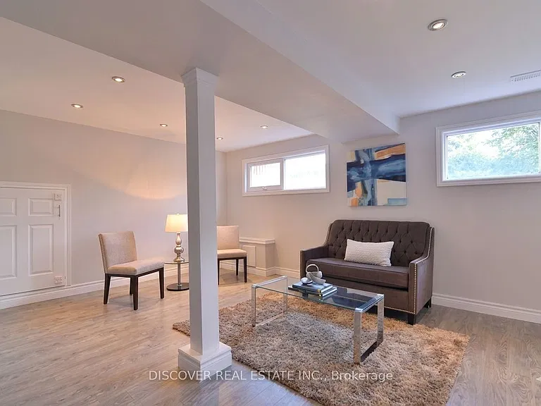 14 Donata Dr — Photo 24