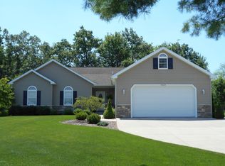 6623 Cedar Trace Dr, Canadian Lakes, MI 49346