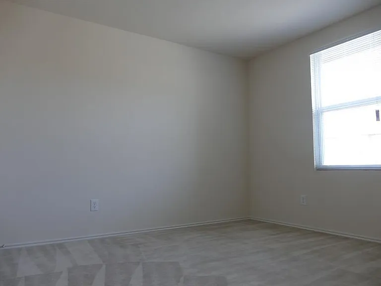 2814 Lake Vista Dr — Photo 11