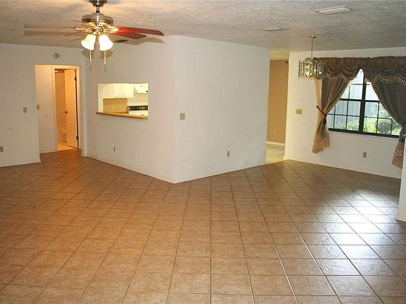3rd image of 3264 NE 32nd Ave