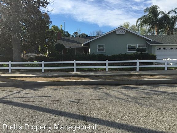 2nd image of 10855 Noble Ave