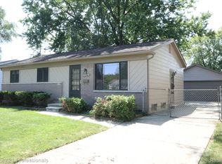 39279 Avondale St, Westland, MI 48186