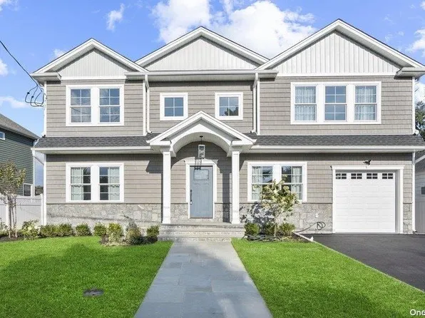 138 Evelyn Avenue, Westbury, NY 11590