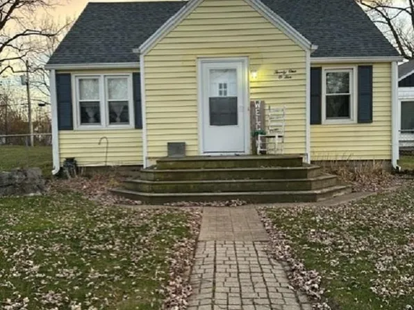 2105 W 11th St, Muncie, IN 47302