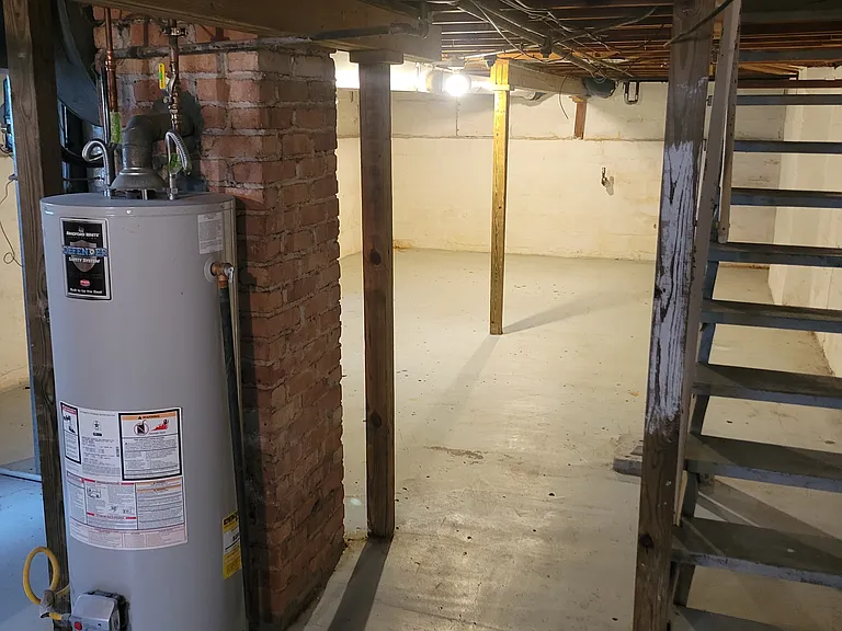 746 N Woodrow Ave — Photo 24