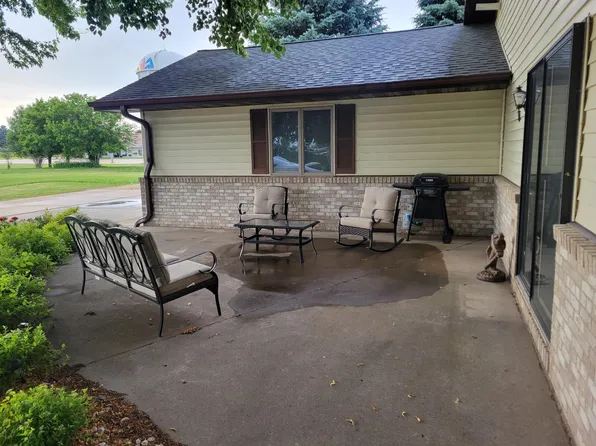 1924 23rd St #8, Spirit Lake, IA 51360