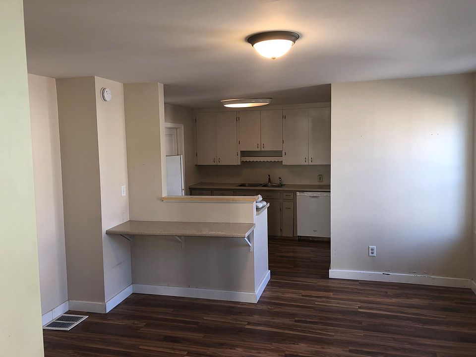 2nd image of 37 Pickering Rd