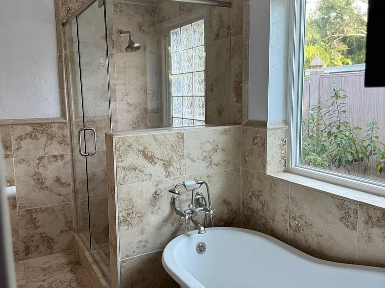 Master bathroom 1