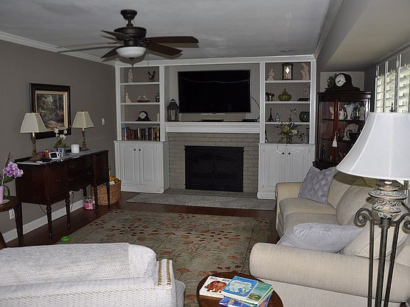 2nd image of 1220 Snowdon Dr
