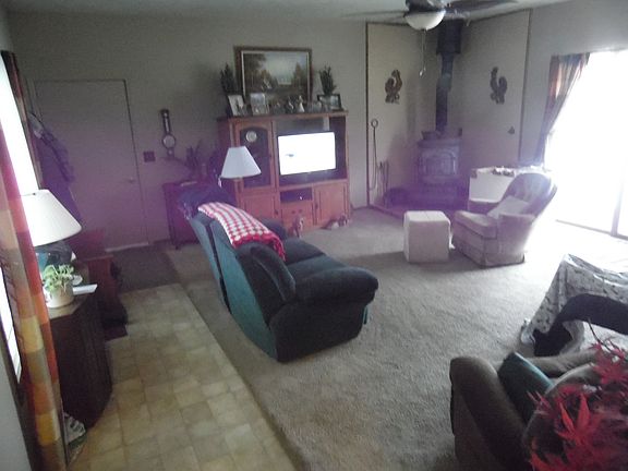 4th image of 526 Poplar St