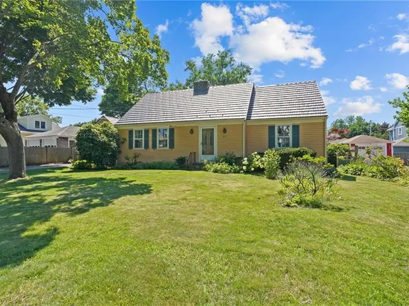 21 Lawrence Ave, Warwick, RI 02888