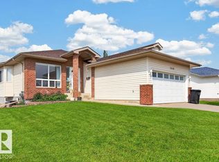 1046 Jones Cres NW, Edmonton, AB T6L6Y2